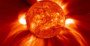ناسا تصور الجانب الآخر من الشمس لأول مرة